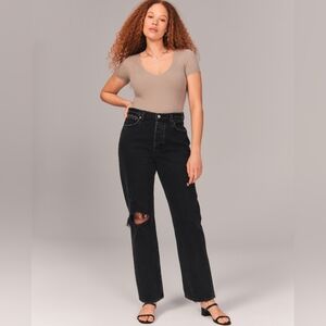 Abercrombie & Fitch - The Dad High Rise Jeans